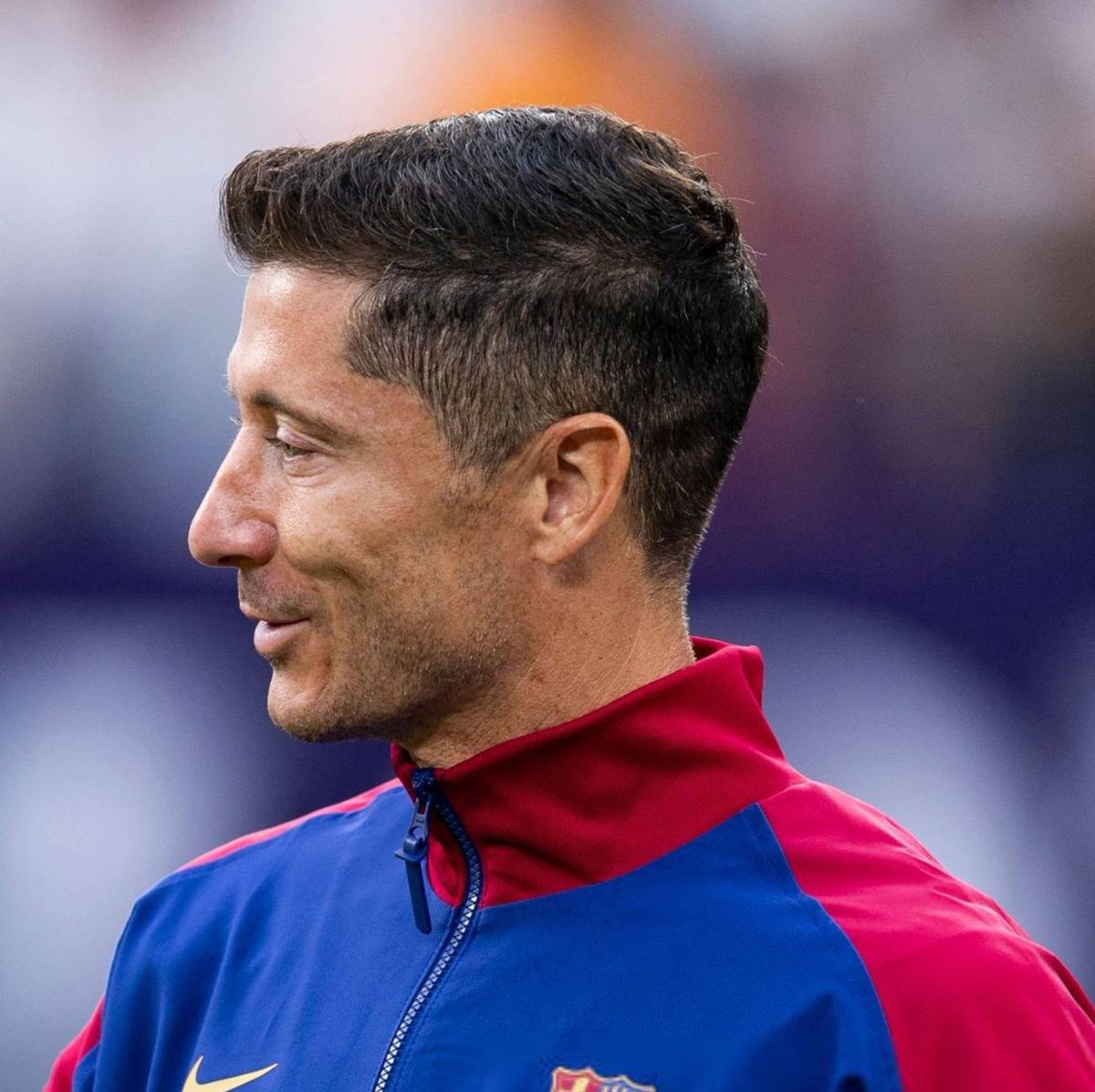 包含莱万多夫斯基迎来五赛季高光表现，巴塞罗那球迷沸腾！的词条