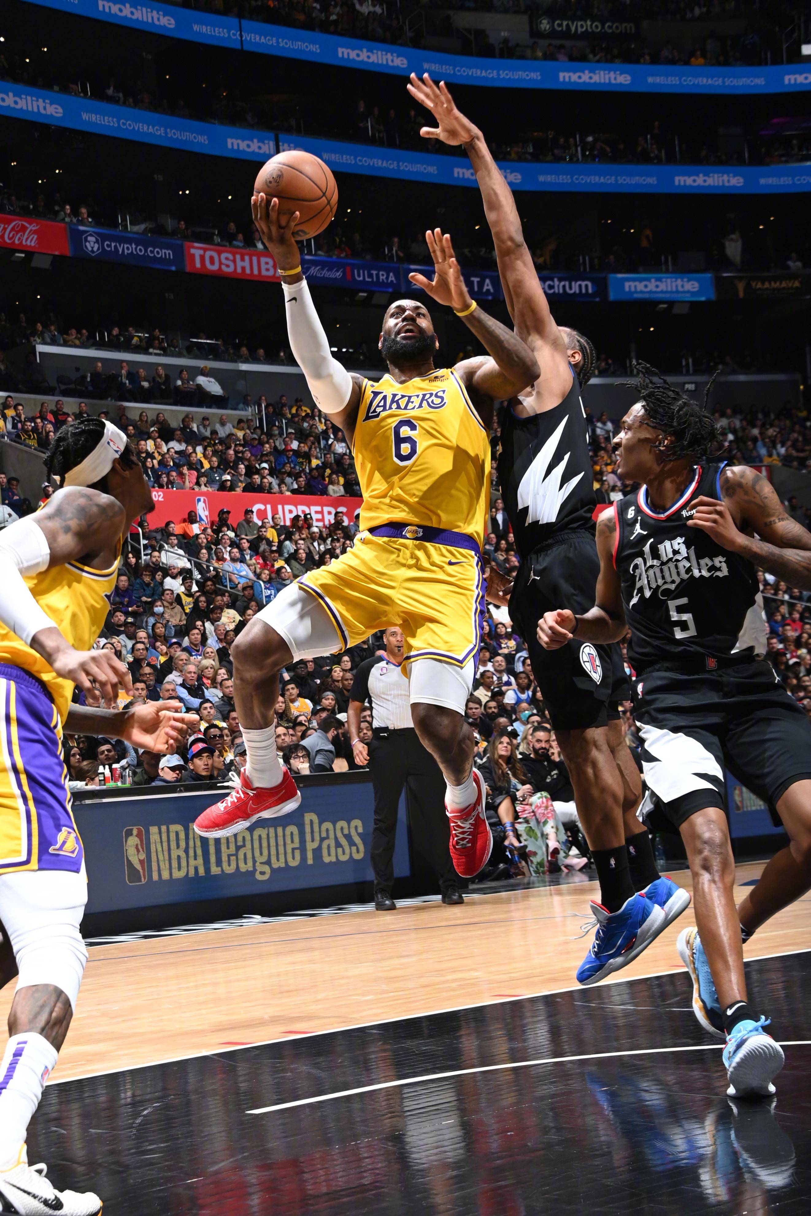 詹姆斯队友德鲁 詹姆斯队友德鲁