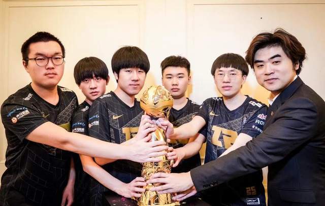 凯恩在FPX比赛中出色防守，爆冷引发热议！的简单介绍