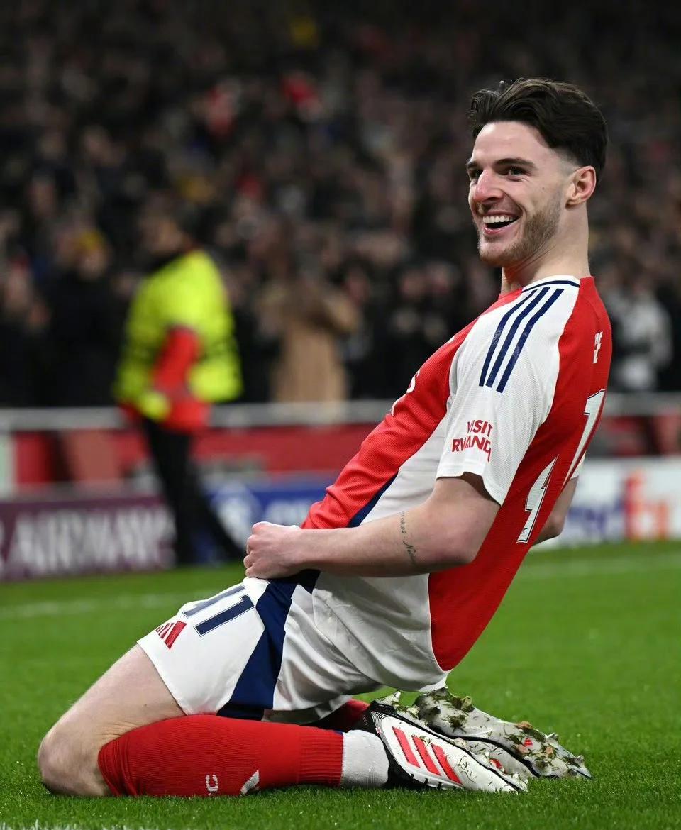 包含莱万多夫斯基迎来七赛季高光表现，阿森纳球迷沸腾！的词条