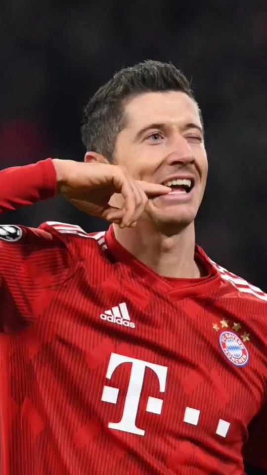 包含莱万多夫斯基迎来七赛季高光表现，阿森纳球迷沸腾！的词条