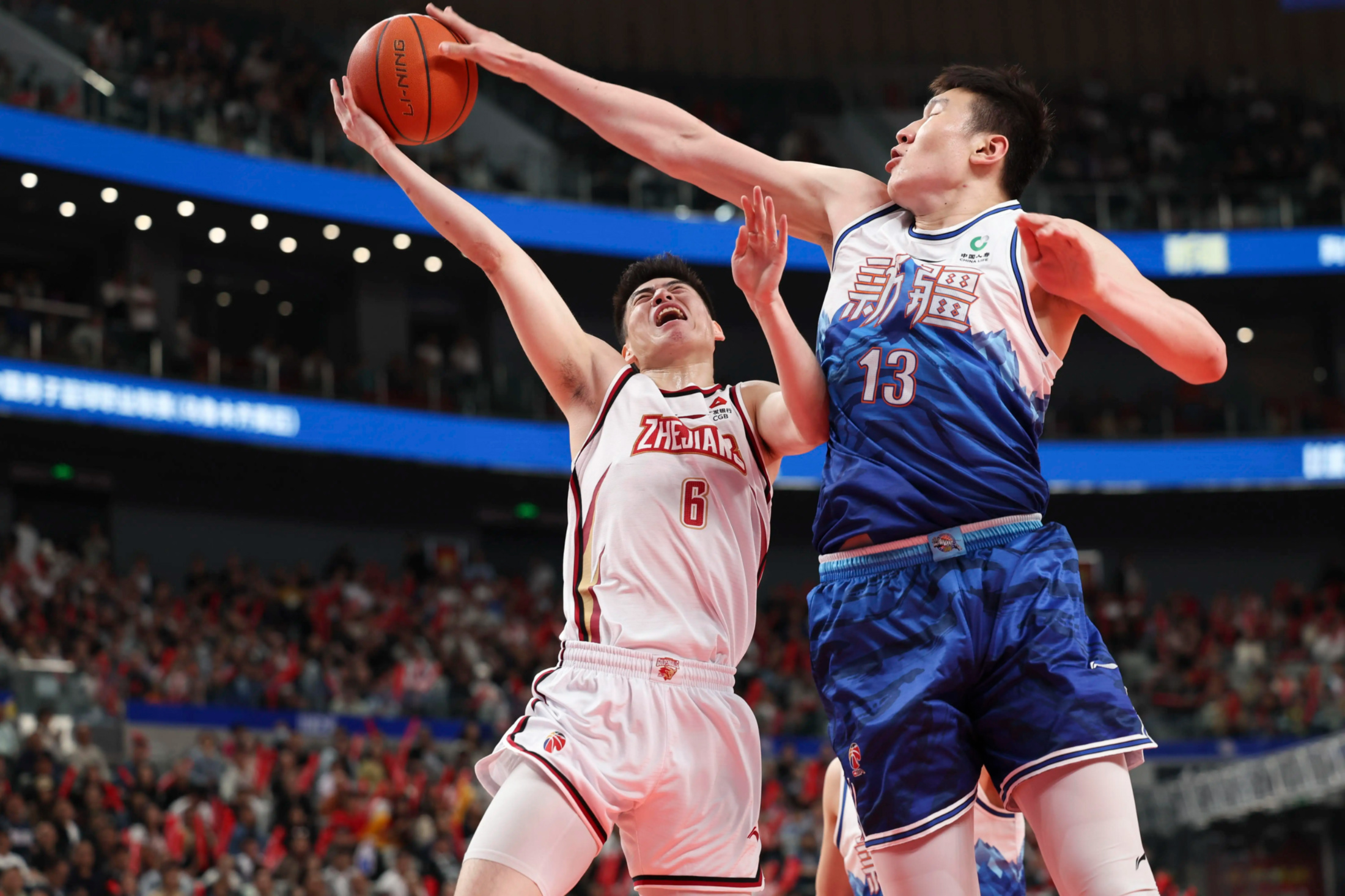 窗口期突围战来临，阿贾克斯围绕CBA常规赛止住颓势，更衣室稳定，心理建设被强调的简单介绍